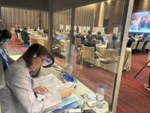 【フィリピン同時通訳】第14回アジア・ビジネス・サミット、通訳ブースから